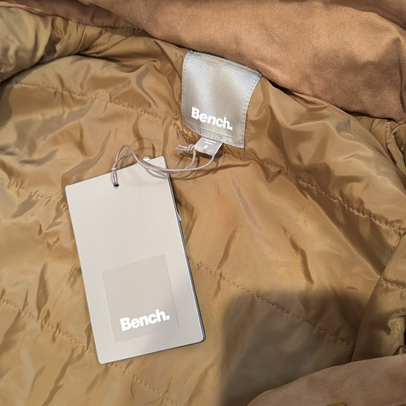 457 BENCH NWT Women's Lightweight Puffer Lined Hooded Jacket - Size: Small - Picture 5 of 8